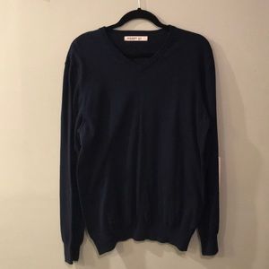Men’s V-neck sweater